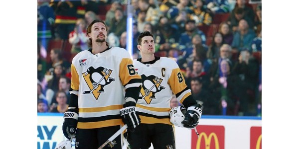 Les Penguins de Pittsburgh envisagent d'échanger Erik Karlsson contre plus d'avantages